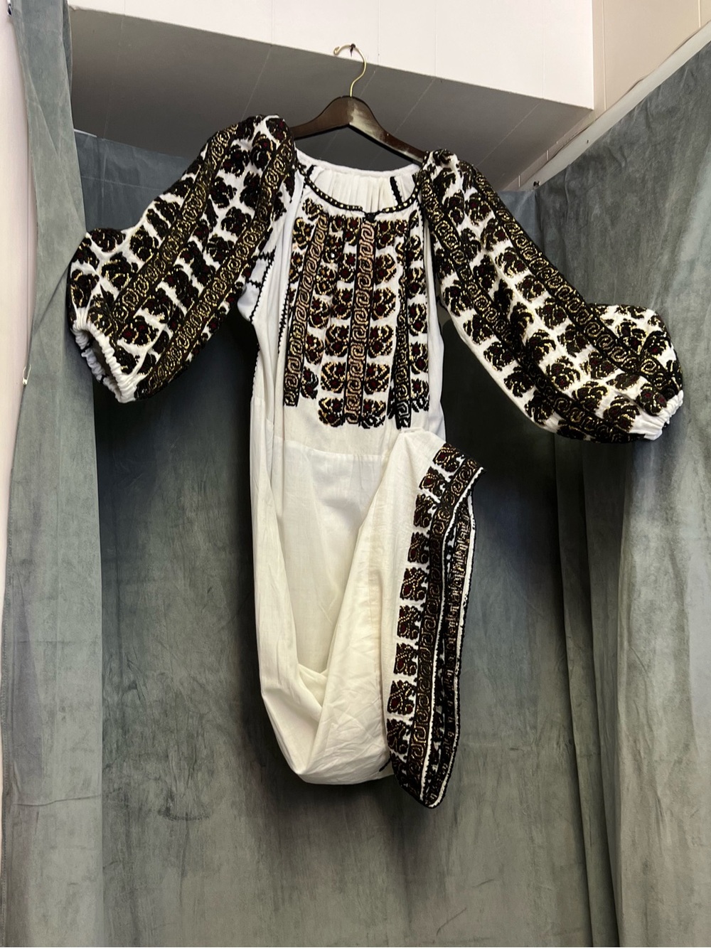 Ie Romania 🇷🇴 Embroidered White Peasant Blouse with Black & Gold Embellishment - Picture 4 of 7
